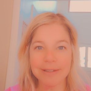 Meet your Posher, Leslie